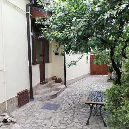 Arthouse Lucrezia 3*
