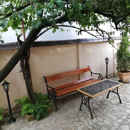 بيت ضيافة Arthouse Lucrezia تيميشورا