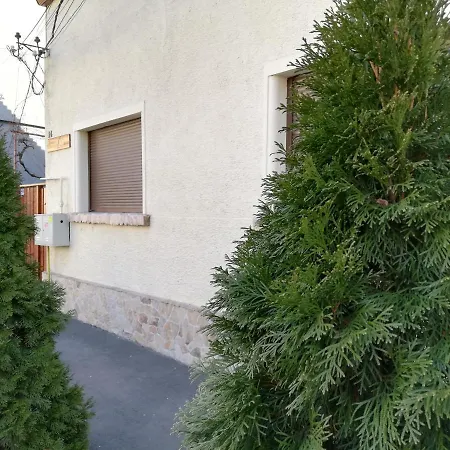 Arthouse Lucrezia 3*