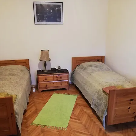 Arthouse Lucrezia تيميشورا