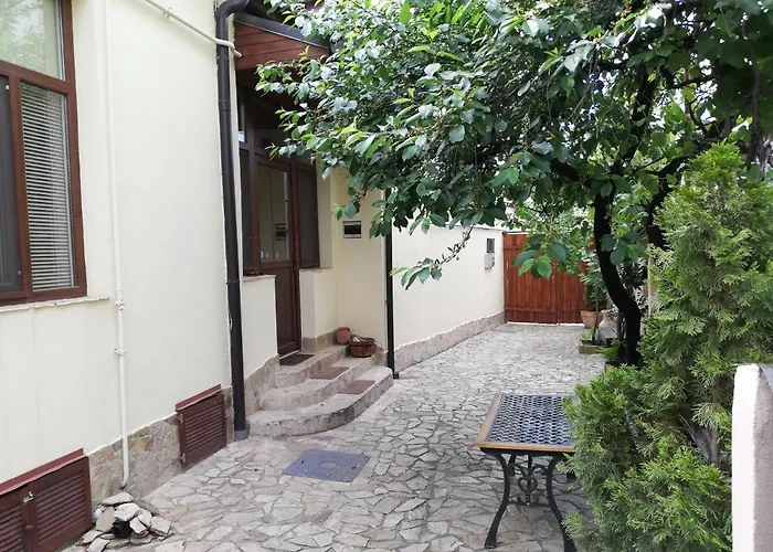 Arthouse Lucrezia 3*