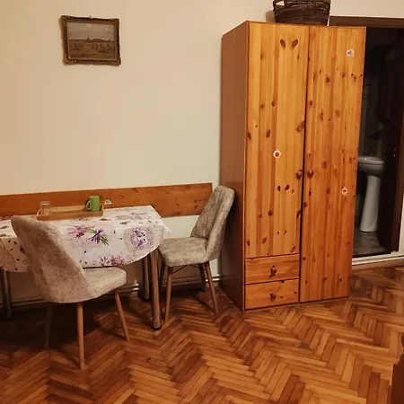 Πανσιόν Arthouse Lucrezia 3*