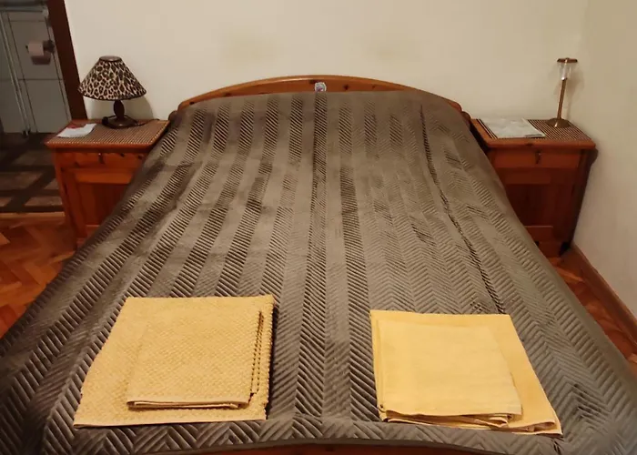 Arthouse Lucrezia בית הארחה